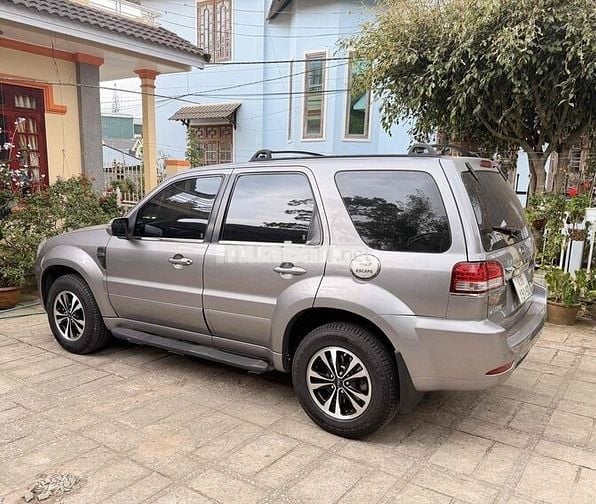Ford Escape 2024 Xám 5 chỗ