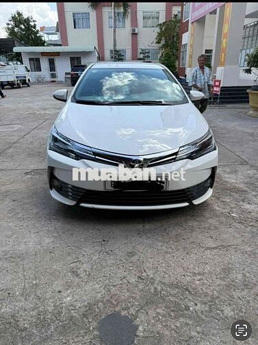 Toyota Corolla Altis Trắng Việt Nam