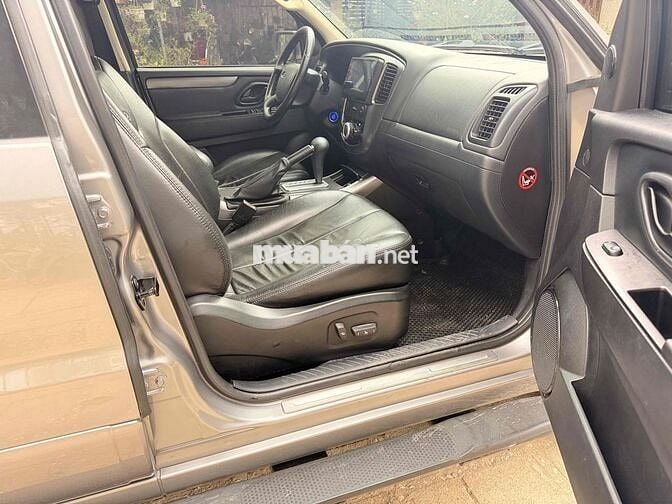 Ford Escape 2024 Xám 5 chỗ