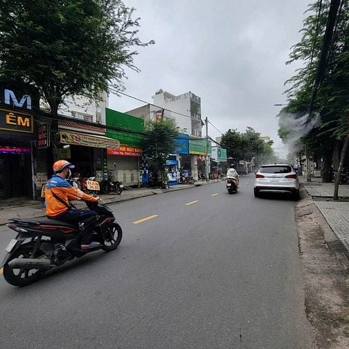 ⭐️Nhà Mặt tiền DT:8x28m kinh doanh sầm uất 453 Nguyễn Văn Khối, P8.