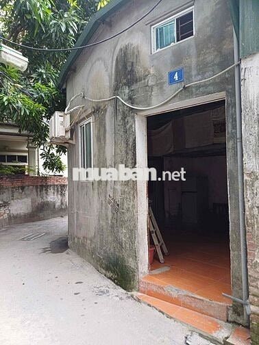 nhà riêng  hoàn toàn, có điều hoà  Wc ,?bếp,?tắm, gác xép