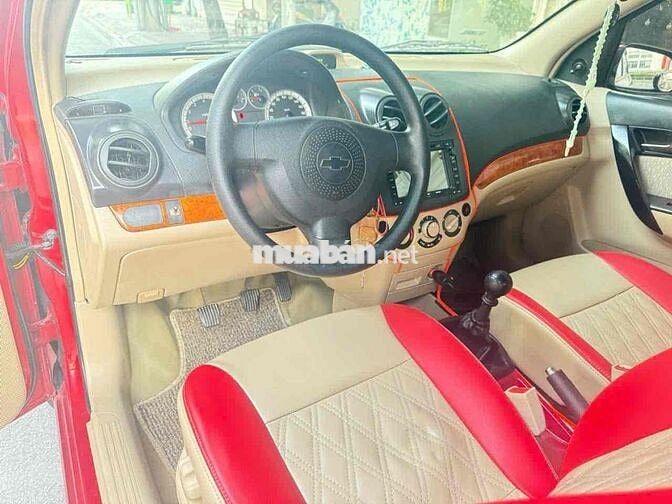 Chevrolet Aveo 2013 đỏ 5 chỗ