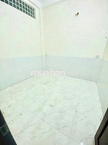 Nhà trệt 2 lầu 5PN KDC Bình Nhựt (ngay công viên)