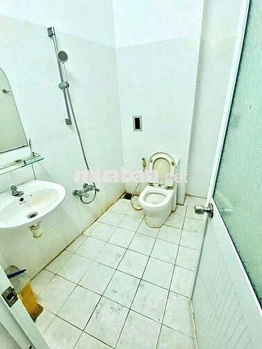 Nhà trệt 2 lầu 5PN KDC Bình Nhựt (ngay công viên)