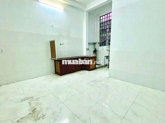 Nhà trệt 2 lầu 5PN KDC Bình Nhựt (ngay công viên)