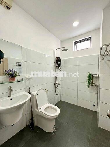 TRỐNG LẠI DUPLEX BAN CÔNG FULL NỘI THẤT NGAY CVPM QUANG TRUNG - CĐ FPT
