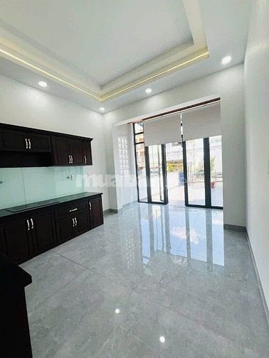 ⭐️Nhà 4 lầu THANG MÁY Mặt tiền kinh doanh sầm uất 560 Phạm Văn Chiêu