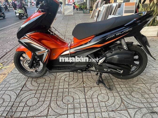 Honda Air Blade 125 Cam đen 16351 km