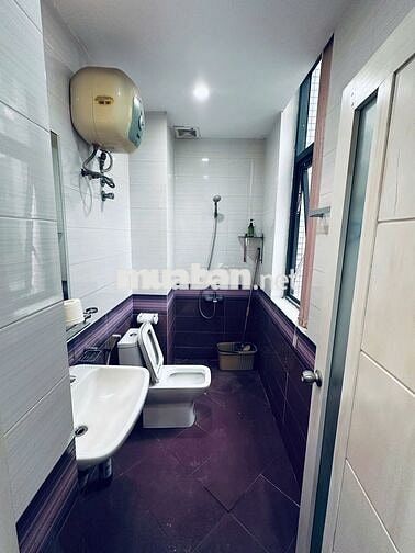 Cho thuê căn hộ tầng 4 nhà số 30 phố Trần Quang Diệu
