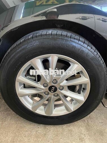 Kia Grand Sedona Premium 7 chỗ Xăng Đen