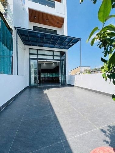 ⭐️Nhà 4 lầu THANG MÁY Mặt tiền kinh doanh sầm uất 560 Phạm Văn Chiêu