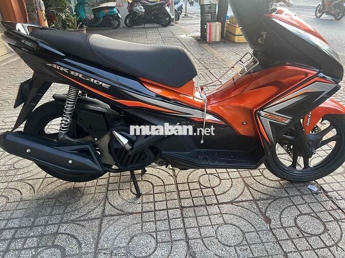 Honda Air Blade 125 Cam đen 16351 km