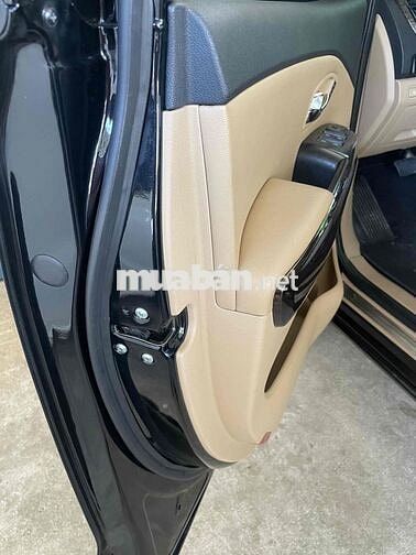 Kia Grand Sedona Premium 7 chỗ Xăng Đen