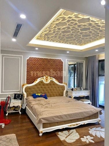 Cho thuê căn hộ tại 36 Hoàng Cầu, căn 3 ngủ - 2wc, 31tr, full nội thất