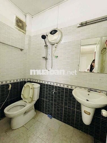 cho thuê nhà hẻm cách mạng tháng tám ngay ngã ba ông tạ