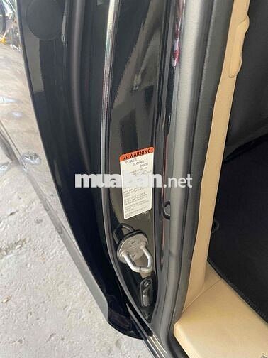 Kia Grand Sedona Premium 7 chỗ Xăng Đen