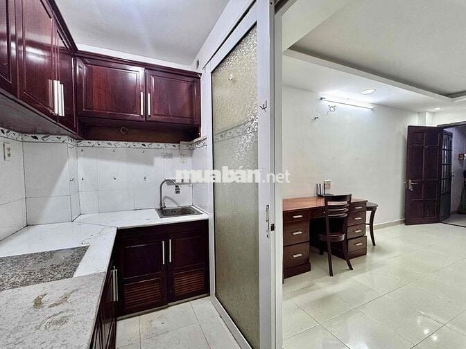 Căn hộ full nội thất 2PN - 2WC - 1PK giá rẻ khu sân bay quận Tân Bình