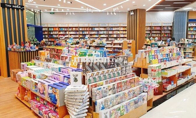 CHO THUÊ GÓC 3 MẶT TIỀN NGUYỄN THỊ MINH KHAI 16x25M2 QUẬN 1  