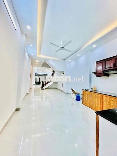 Cho Thuê Nhà DT 4x22 1Trệt 2Lầu 4Pn 3Wc Sân Rộng Hẻm Xe Tải Hợp Ở