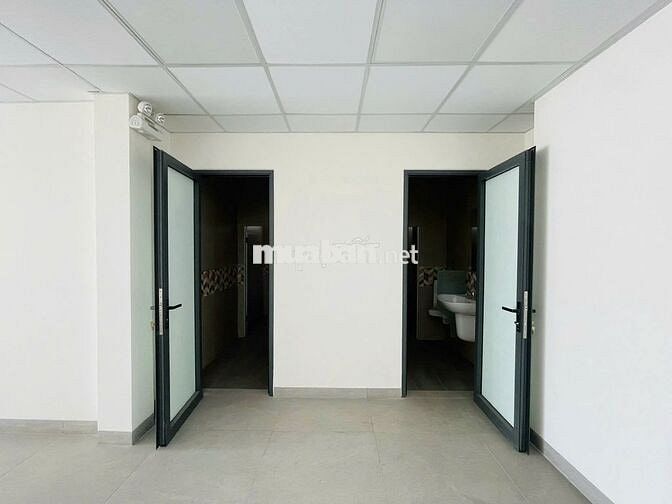 TOÀ BUILDING NGANG 10M ĐƯỜNG LÝ THƯỜNG KIỆT GIÁ THUÊ 150TR