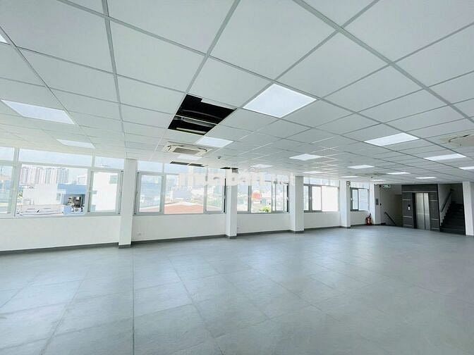 TOÀ BUILDING NGANG 10M ĐƯỜNG LÝ THƯỜNG KIỆT GIÁ THUÊ 150TR