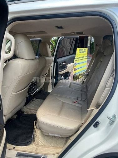 Land Cruiser LC300 sản xuất 2021. Giá chỉ loanh quanh 4 đồng.