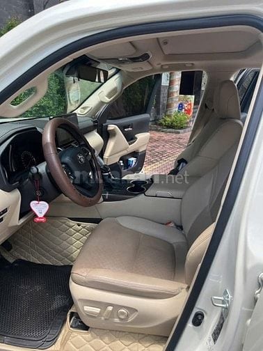 Land Cruiser LC300 sản xuất 2021. Giá chỉ loanh quanh 4 đồng.