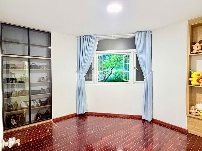 Chính chủ căn góc 83m2 Hoàng Kim sổ hồng sẵn, nhà mới, TT 950tr ở ngay