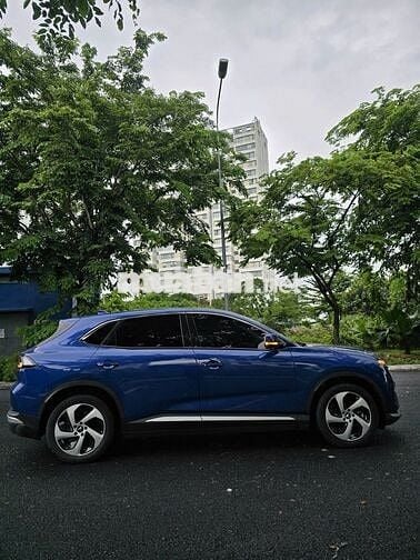 VinFast VF8 ECO 2024 Xanh hai cầu