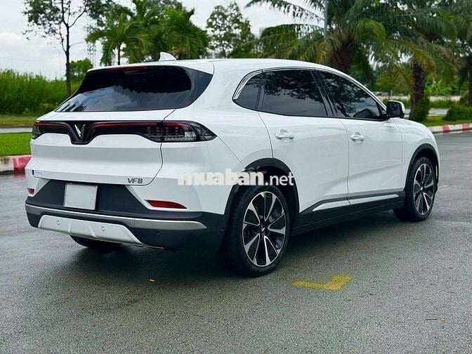 VinFast VF8 Plus 2025 Trắng 9.200 km