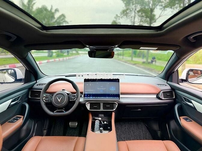 VinFast VF8 Plus 2025 Trắng 9.200 km
