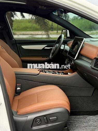VinFast VF8 Plus 2025 Trắng 9.200 km