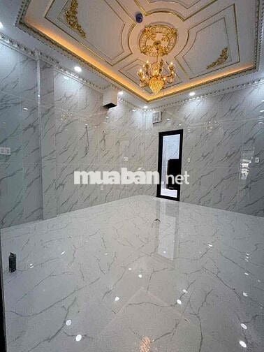 cho thuê nhà mặt tiền đường 3/2 có thang máy. mới đẹp dài 28m