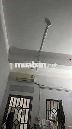em pass trọ ở Tân Phú ạ (gần các trường đại học cách chưa tới 1-2km) c