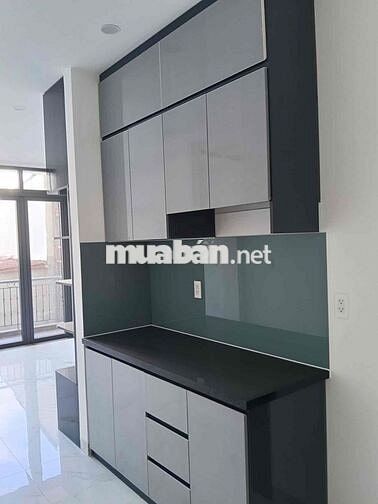 Mới keng trệt 3 lầu 2 sân thg 4,2*24; 6pn thang máy