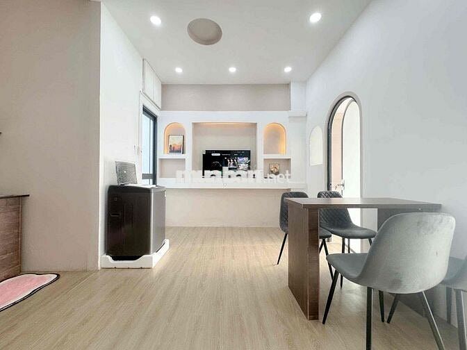 Ngay Phú Thọ_CHDV 2PN Balcony_Full NT_MGR_Nhà mới xây_Dịch vụ đầy đủ