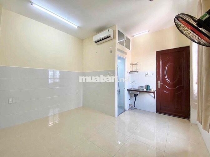 Cuối đường Hoa sữa, đi bộ 3 phút ra Phan Xích Long