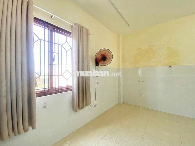 Cuối đường Hoa sữa, đi bộ 3 phút ra Phan Xích Long