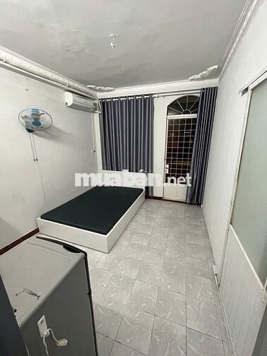 Cần sang nhà trọ 10 phòng 10 WC đường Trần Nhân Tôn