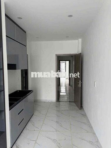 Mới keng trệt 3 lầu 2 sân thg 4,2*24; 6pn thang máy