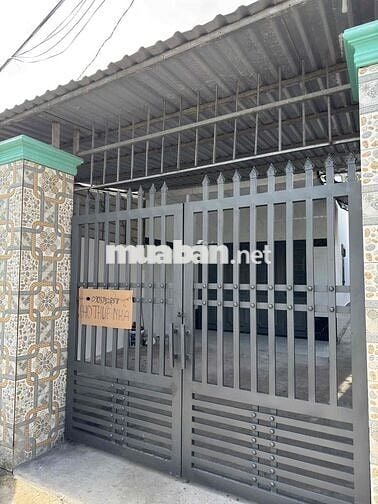 bán căn nhà cấp 4 5x21 đường nhựa 4m , gần công viên mậu thân