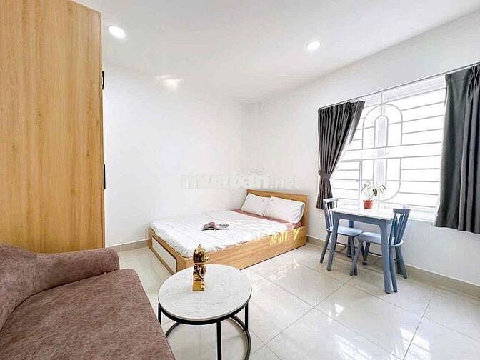 1 Phòng Ngủ Tách Bếp Full Nội Thất - Thang Máy, Hầm Xe gần cv Làng Hoa