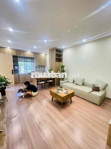 Tầng đẹp! Chung cư CT2A - Hoàng Cầu, 55m2 2PN, full NT, slot oto