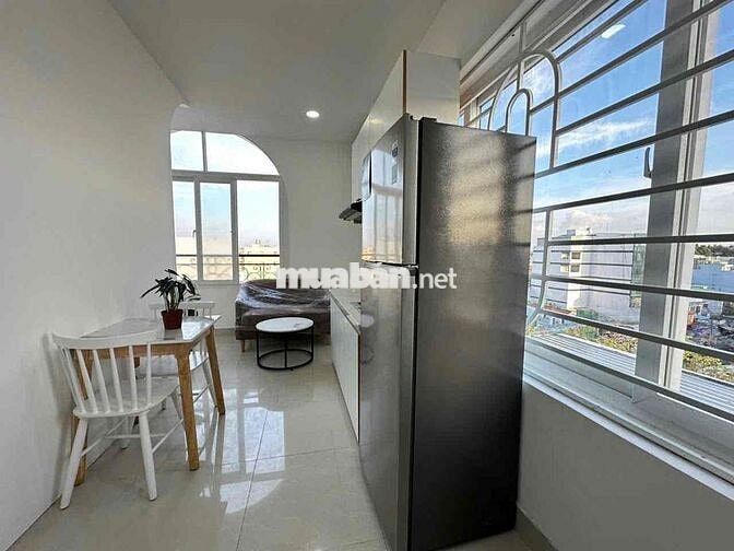 1 Phòng Ngủ Tách Bếp Full Nội Thất - Thang Máy, Hầm Xe gần cv Làng Hoa