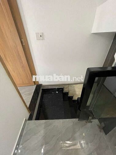 Cho thuê nguyên căn Mới Đẹp, 3pn, hẻm xh Đg Lê Thị Riêng, Thới An Q12