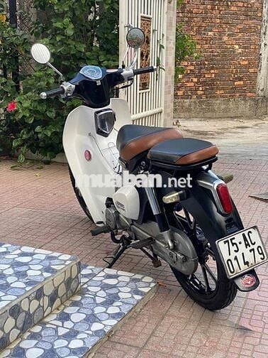 Cub 50cc bản cao cấp, giá rẻ cho học sinh.