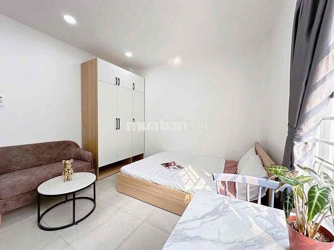 1 Phòng Ngủ Tách Bếp Full Nội Thất - Thang Máy, Hầm Xe gần cv Làng Hoa