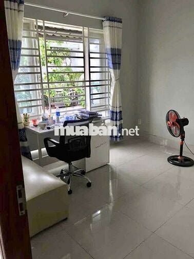Cho Thuê Nhà 1 Trệt 3 Lầu 4PN 4x18m Mặt Tiền Đường Lâm Văn Bền