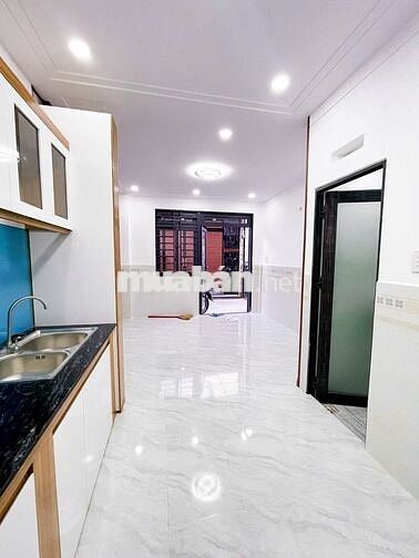2PN 2WC. Nhà 28m2 thổ cư đường Tô Ký, ngay CV Quang Trung. Giá 1,38 tỷ