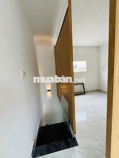 2PN 2WC. Nhà 28m2 thổ cư đường Tô Ký, ngay CV Quang Trung. Giá 1,38 tỷ